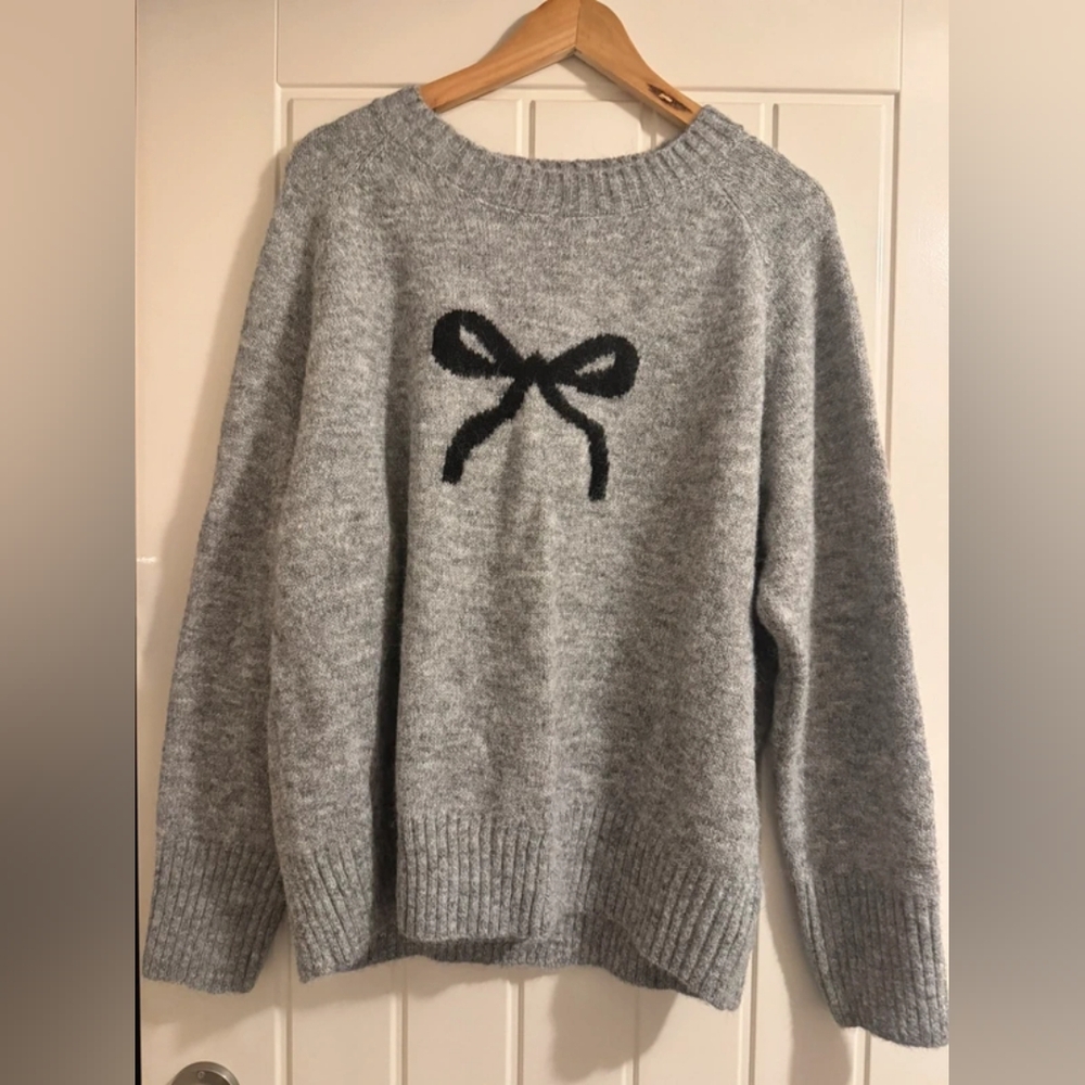 Gray Sweater with Black Bow Design